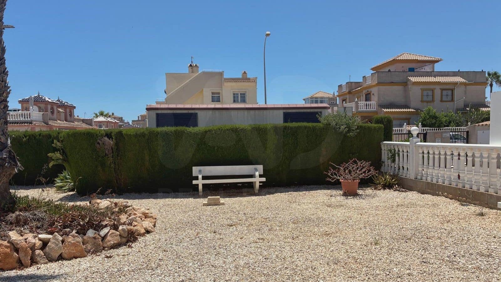 2 makuuhuone Omakotitalo myytävänä paikassa Alicante kaupunki mukana uima-altaan - 199 000 € (Ref: 9987533)