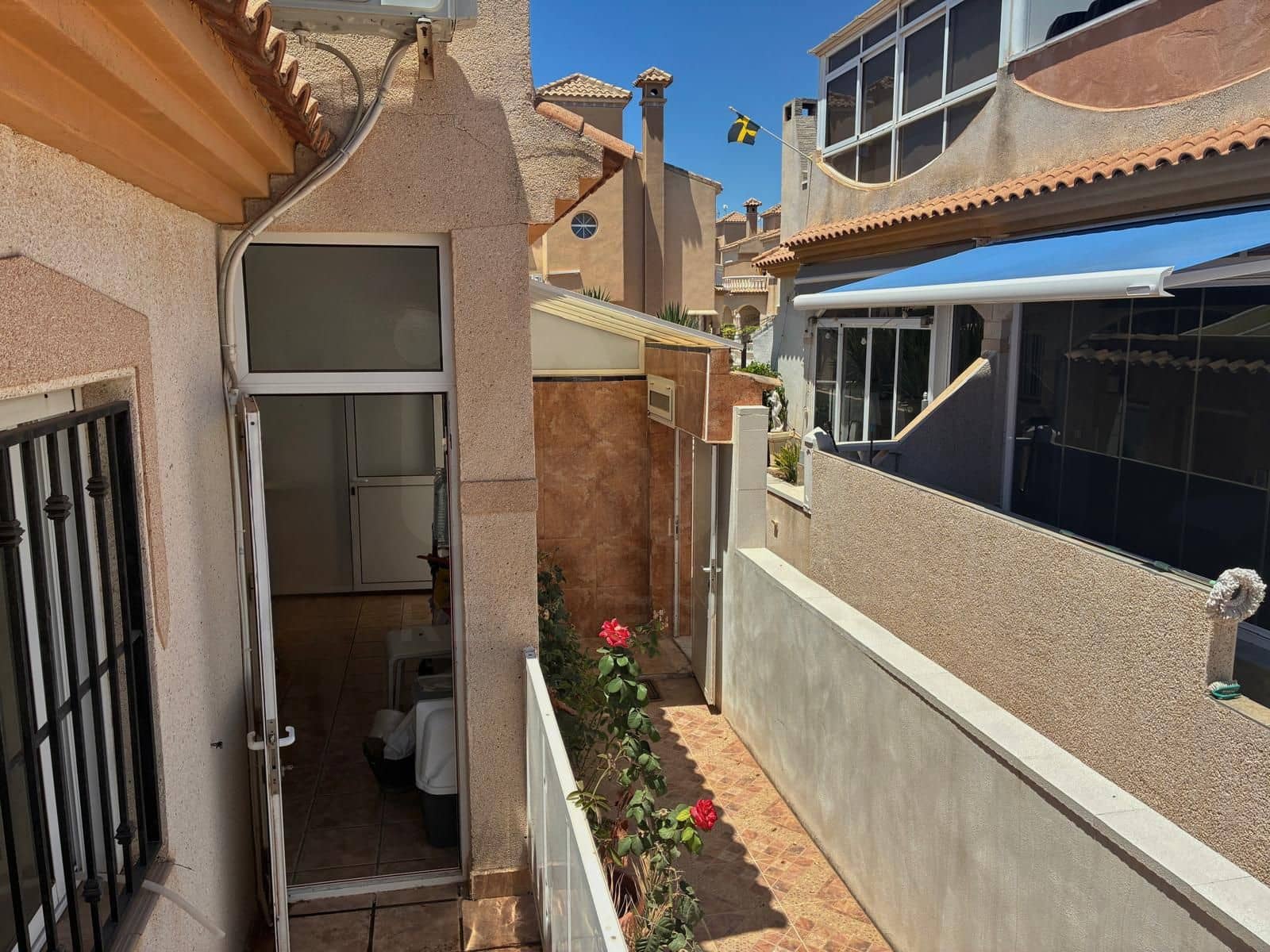 2 makuuhuone Omakotitalo myytävänä paikassa Alicante kaupunki mukana uima-altaan - 199 000 € (Ref: 9987533)