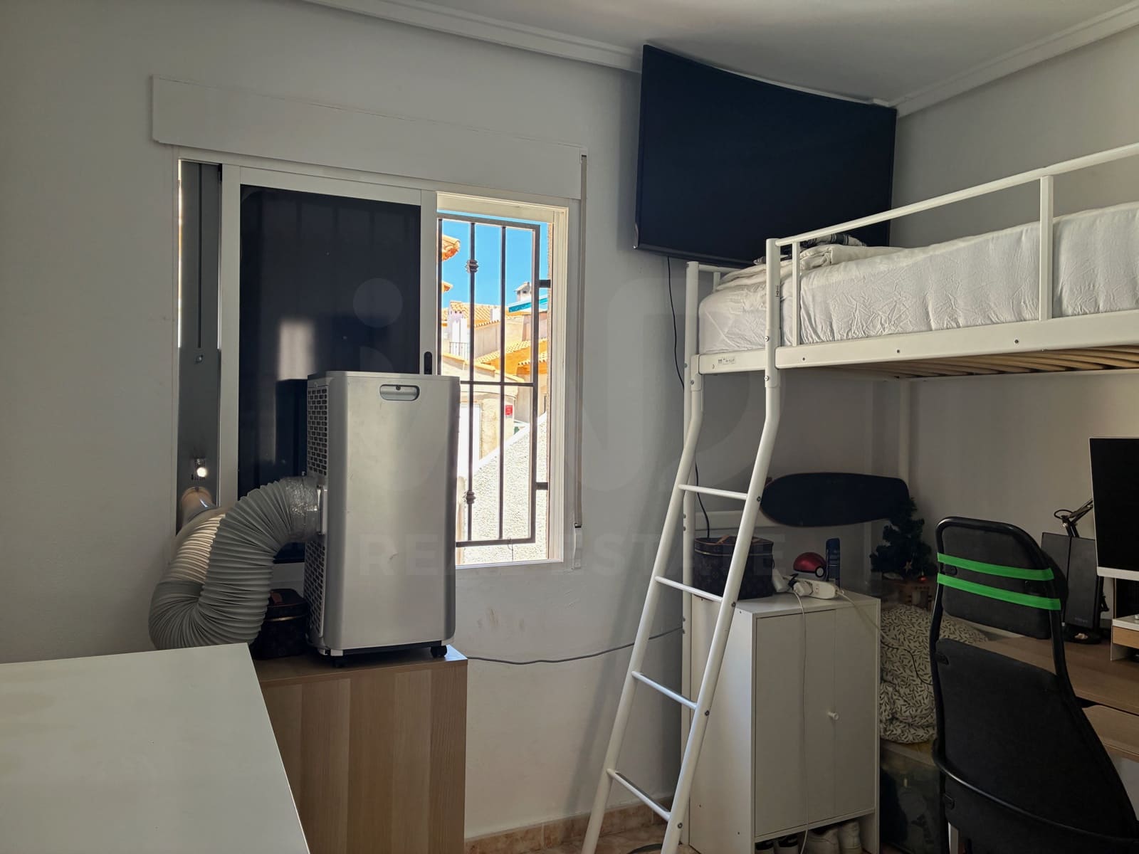 2 makuuhuone Omakotitalo myytävänä paikassa Alicante kaupunki mukana uima-altaan - 199 000 € (Ref: 9987533)