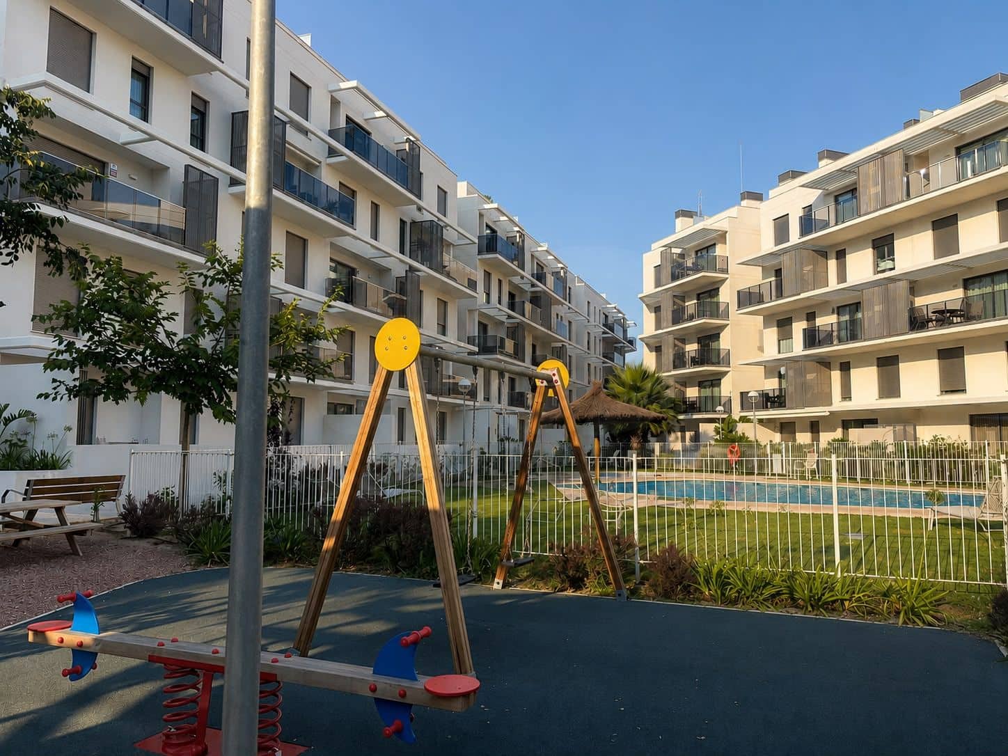 2 soveværelse Lejlighed til salg i Denia med swimmingpool garage - € 383.000 (Ref: 9987535)