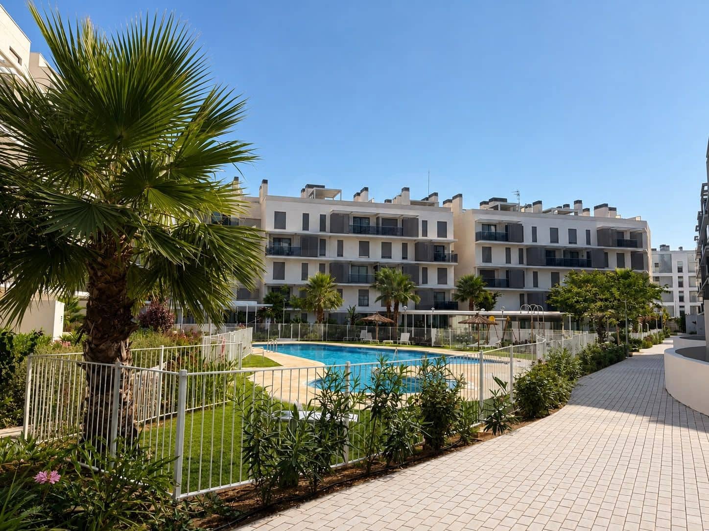 2 soveværelse Lejlighed til salg i Denia med swimmingpool garage - € 383.000 (Ref: 9987535)