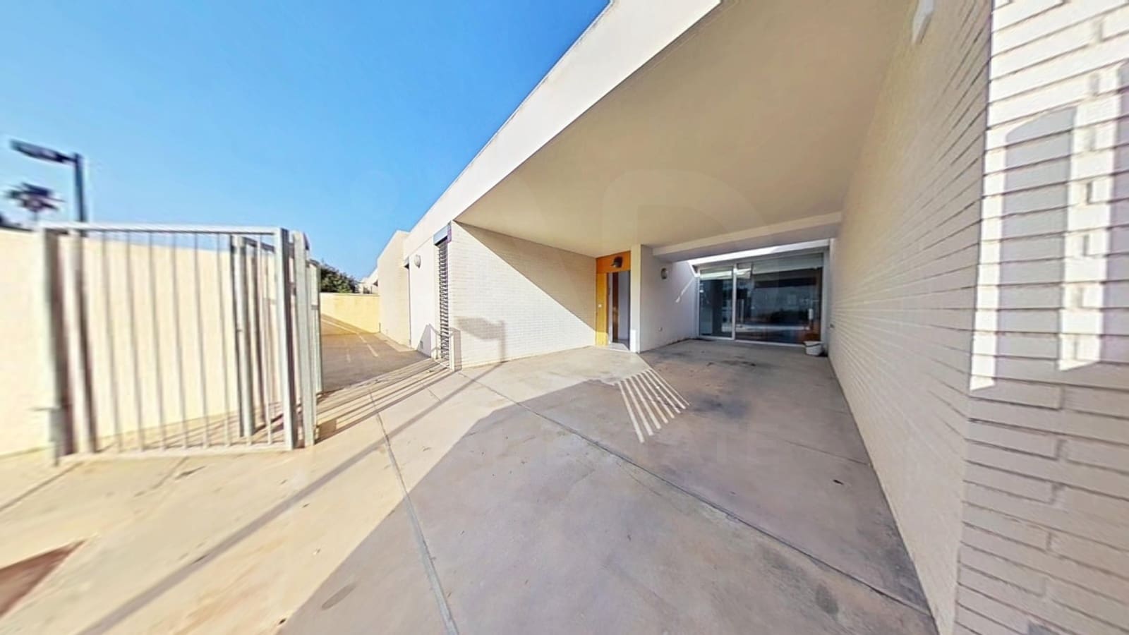 3 soveværelse Byhus til salg i Alicante by med swimmingpool garage - € 599.000 (Ref: 9987540)