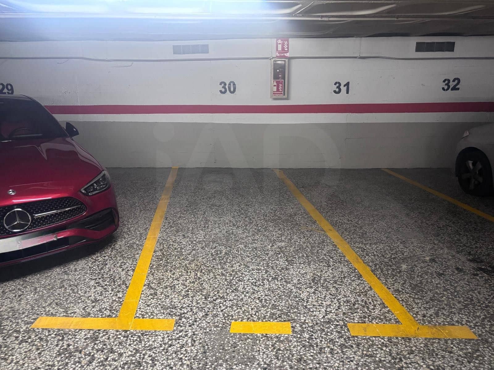 Garage til salg i Alicante by - € 27.000 (Ref: 9987543)