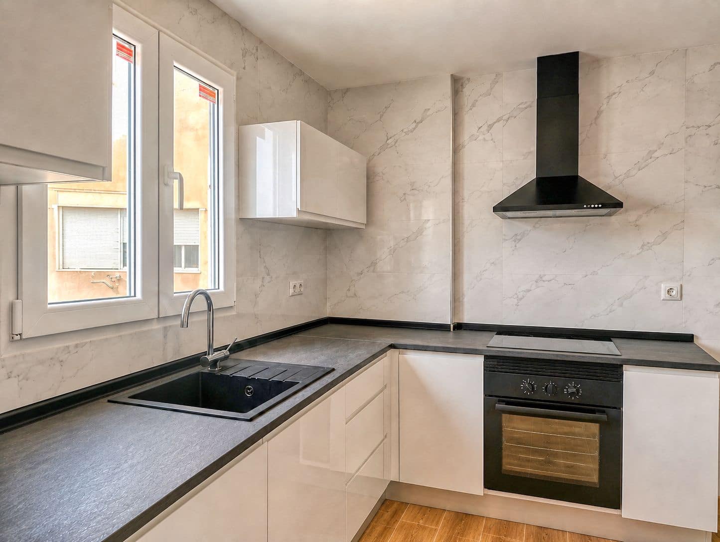4 sovrum Lägenhet till salu i Alicante stad - 125 000 € (Ref: 9987544)