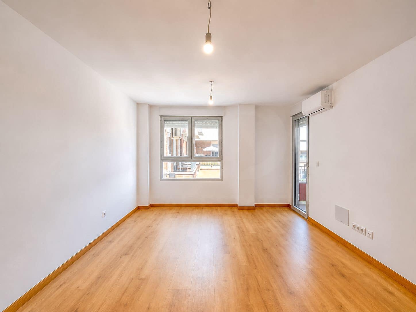 4 sovrum Lägenhet till salu i Alicante stad - 125 000 € (Ref: 9987544)
