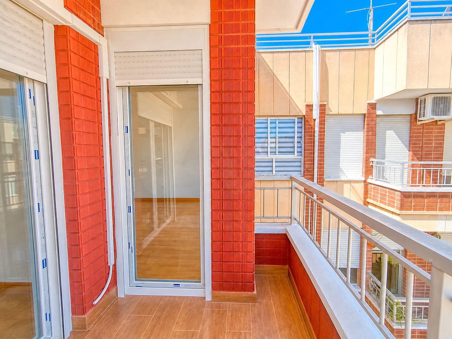 4 sovrum Lägenhet till salu i Alicante stad - 125 000 € (Ref: 9987544)