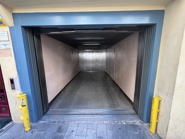 Garasje til salgs i Barrio del Centro, Alicante by - € 35 000 (Ref: 9987547)