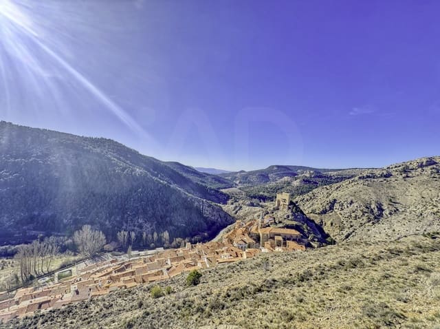 Mark till salu i Teruel stad - 33 000 € (Ref: 9987548)