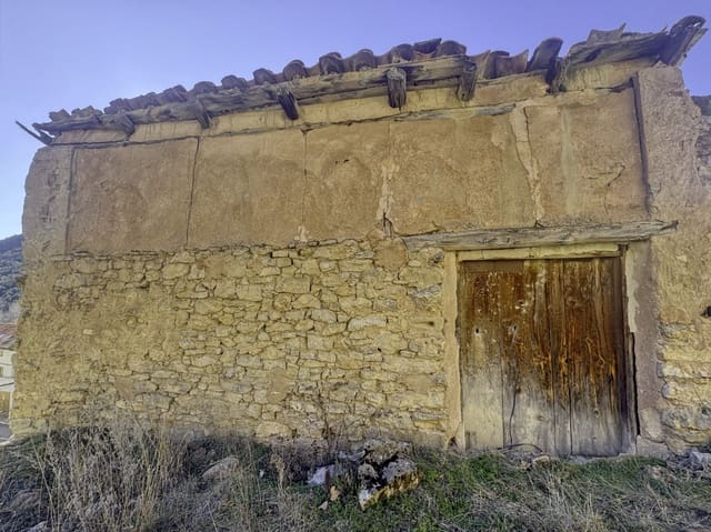 Mark till salu i Teruel stad - 33 000 € (Ref: 9987548)