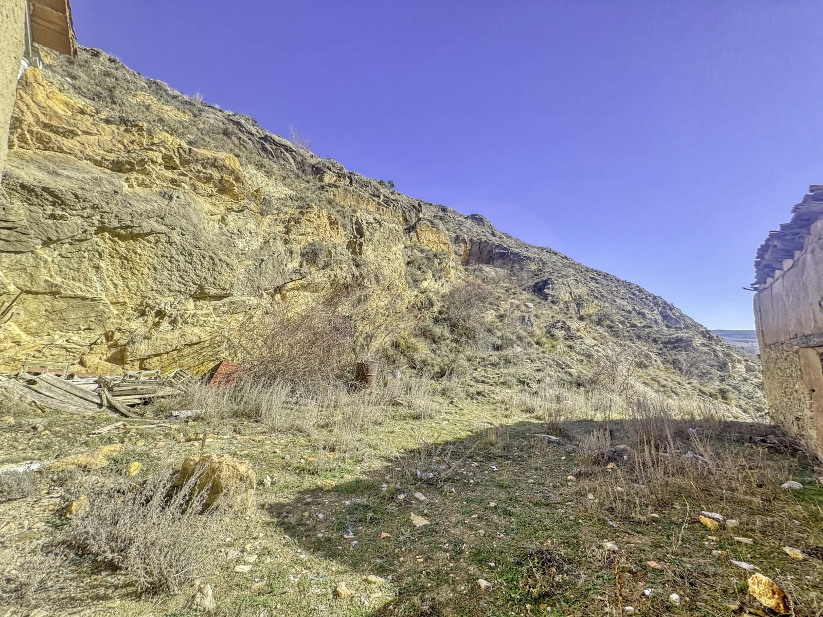 Mark till salu i Teruel stad - 33 000 € (Ref: 9987548)