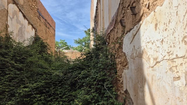 Landgrundstück zu verkaufen in Tarragona Stadt - 30.000 € (Ref: 9987549)
