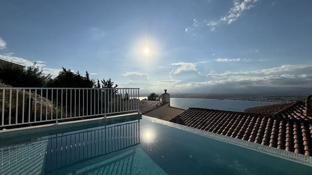 Chalet de 3 habitaciones en Girona ciudad en venta - 532.000 € (Ref: 9987550)