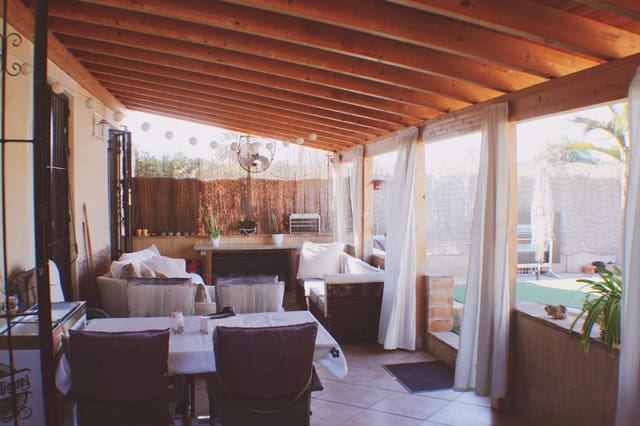 Chalet de 4 habitaciones en Formentera del Segura en venta con piscina garaje - 487.900 € (Ref: 9987551)