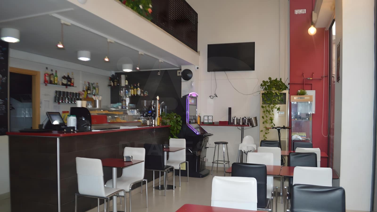 Erhverv til salg i Tarragona by - € 220.000 (Ref: 9987552)