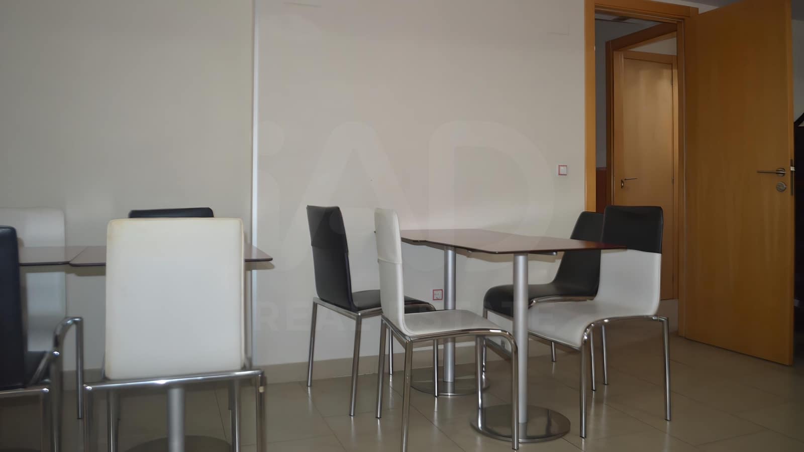 Erhverv til salg i Tarragona by - € 220.000 (Ref: 9987552)