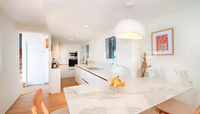 Chalet de 3 habitaciones en Girona ciudad en venta - 735.000 € (Ref: 9987556)