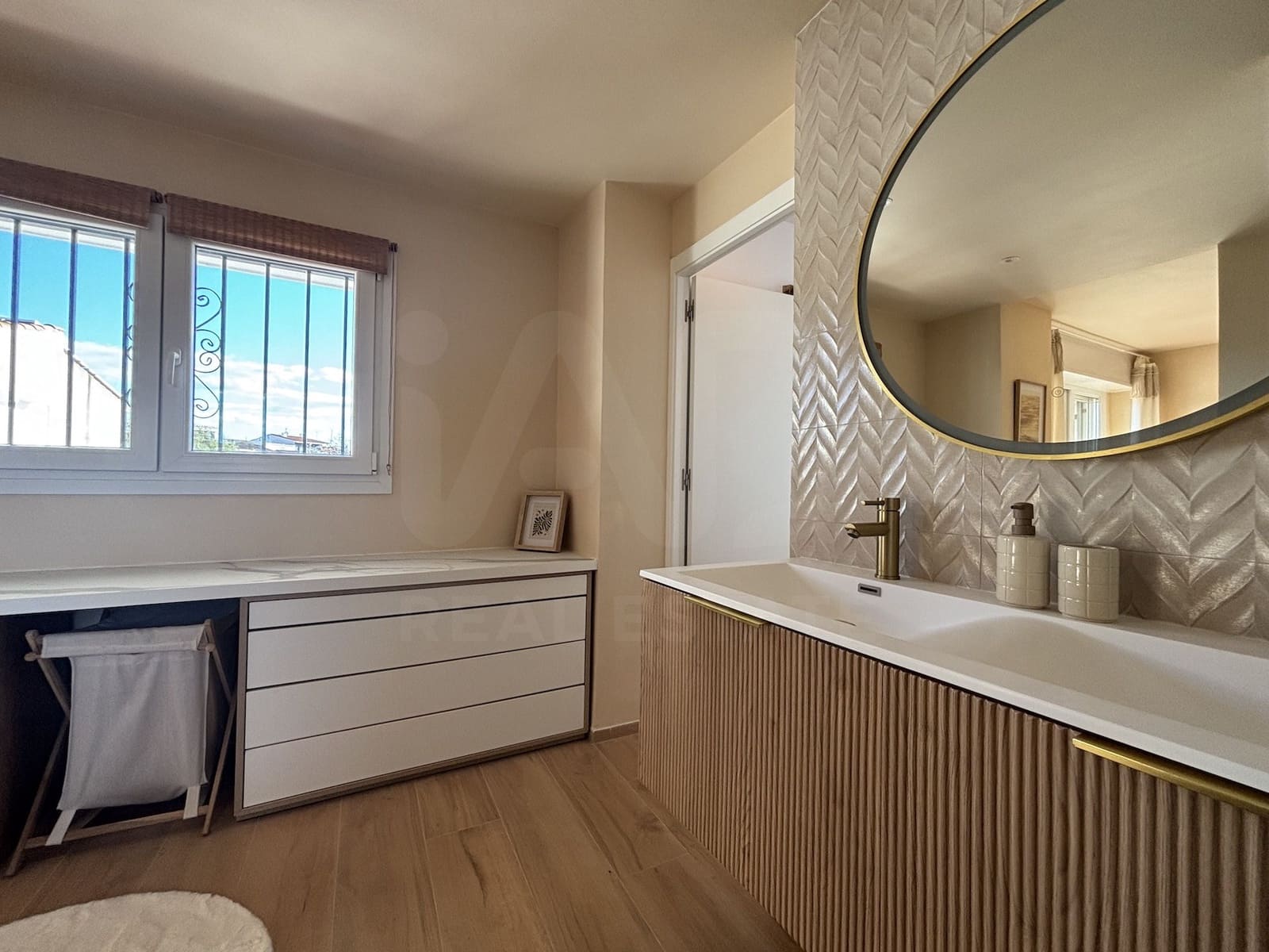 Chalet de 3 habitaciones en Girona ciudad en venta - 735.000 € (Ref: 9987556)