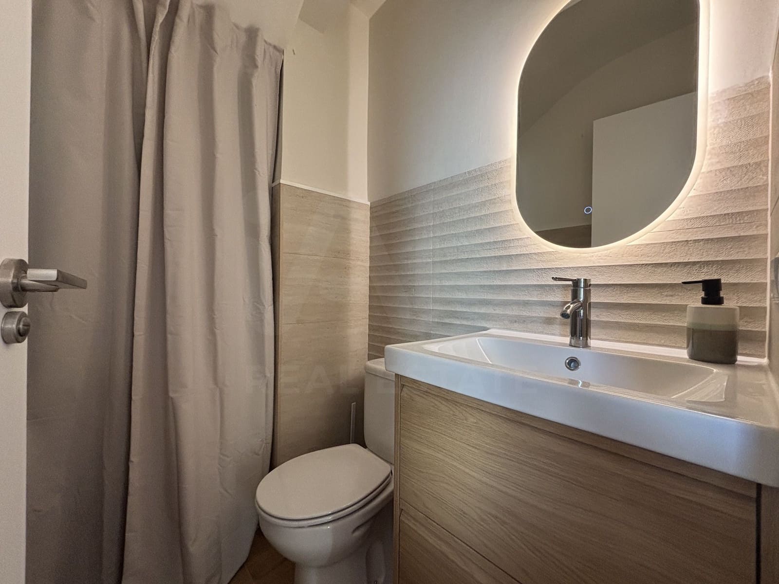 Chalet de 3 habitaciones en Girona ciudad en venta - 735.000 € (Ref: 9987556)