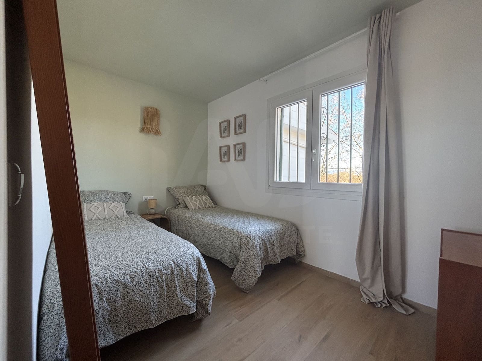 Chalet de 3 habitaciones en Girona ciudad en venta - 735.000 € (Ref: 9987556)