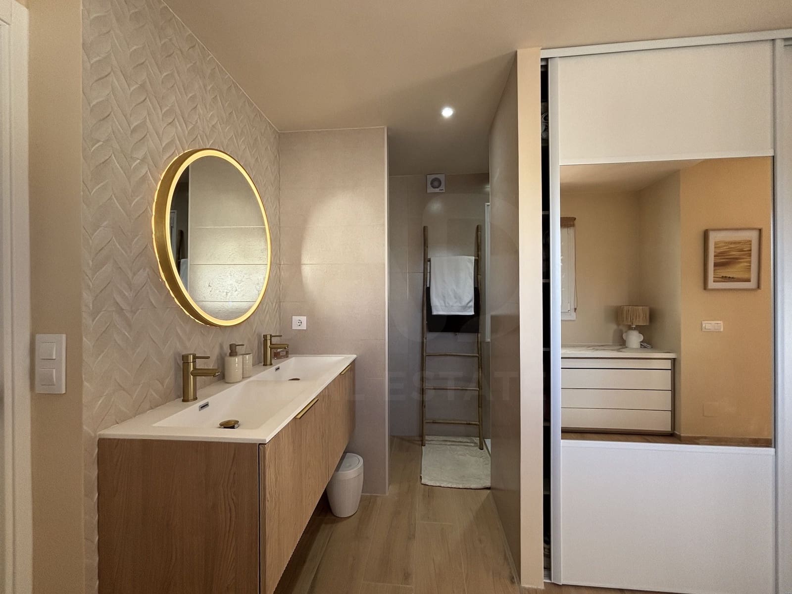 Chalet de 3 habitaciones en Girona ciudad en venta - 735.000 € (Ref: 9987556)