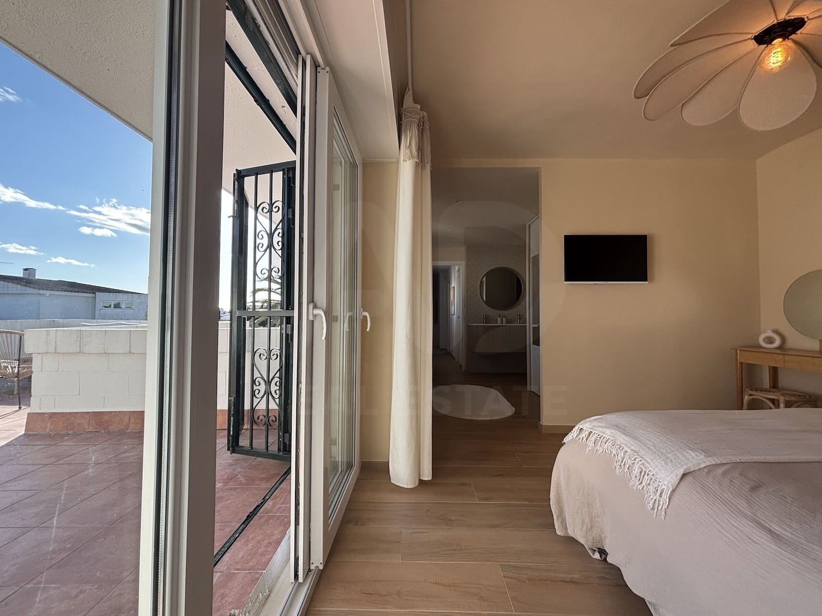 Chalet de 3 habitaciones en Girona ciudad en venta - 735.000 € (Ref: 9987556)