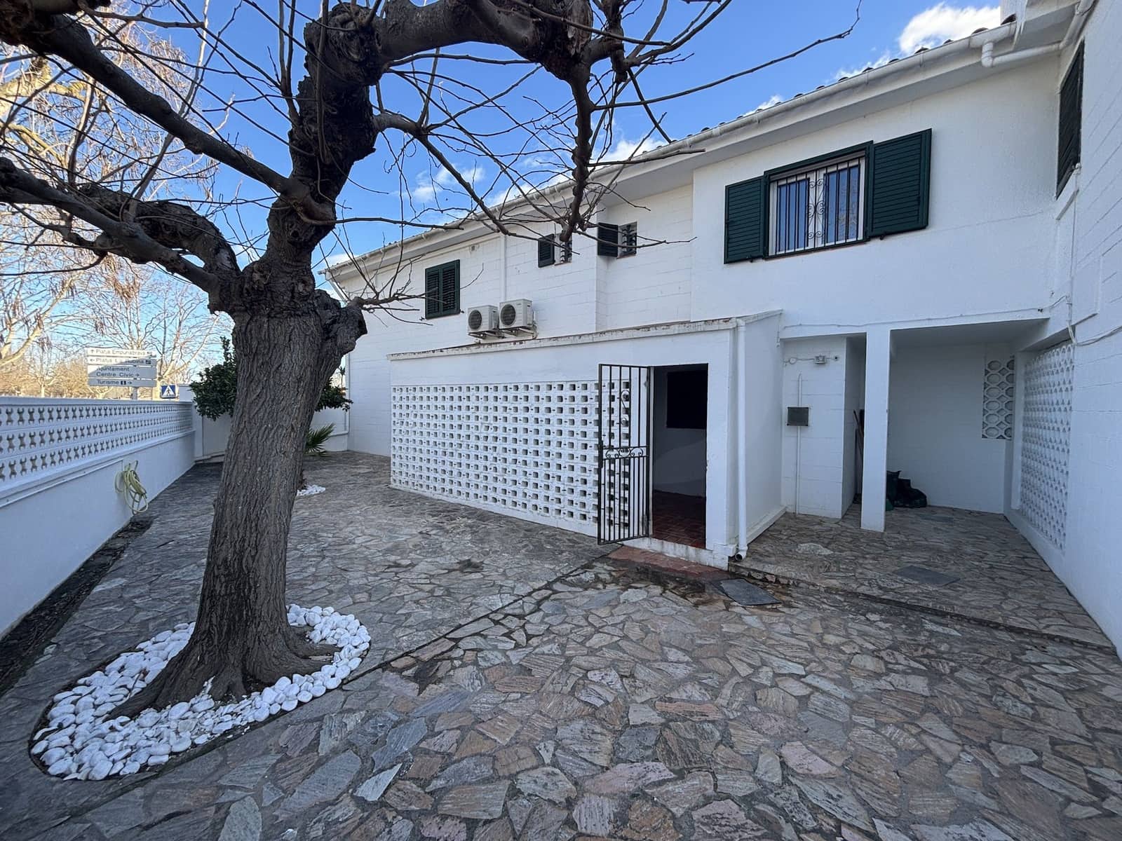 Chalet de 3 habitaciones en Girona ciudad en venta - 735.000 € (Ref: 9987556)