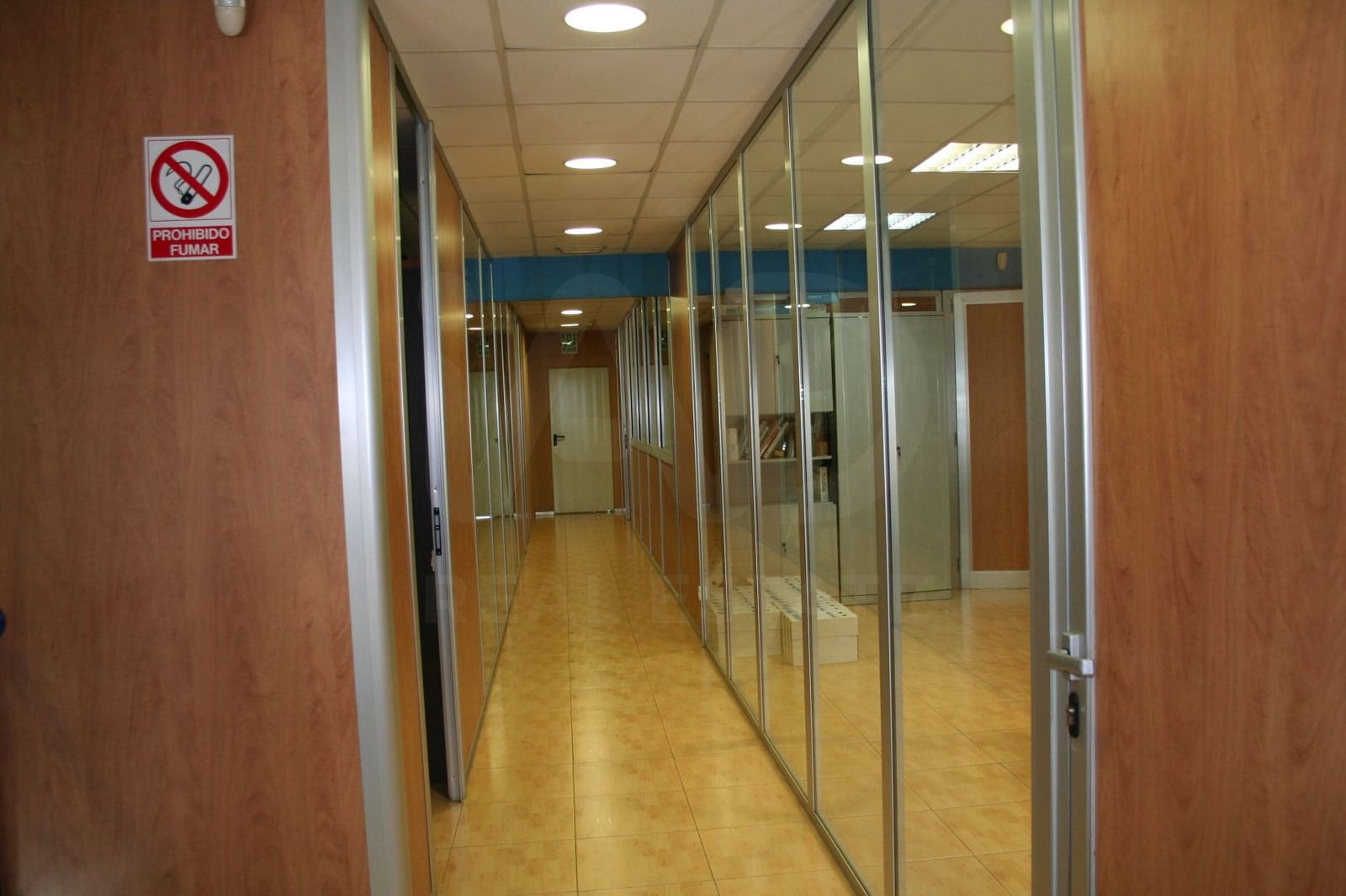 Gewerbe zu verkaufen in Barcelona Stadt mit Garage - 444.000 € (Ref: 9987557)
