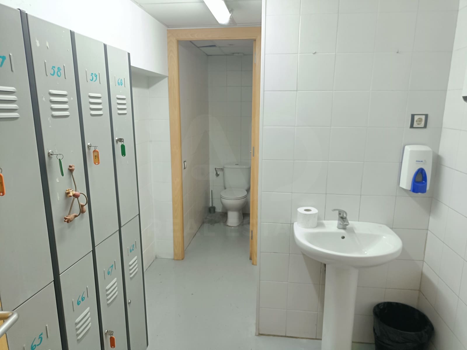 Gewerbe zu verkaufen in Barcelona Stadt mit Garage - 444.000 € (Ref: 9987557)