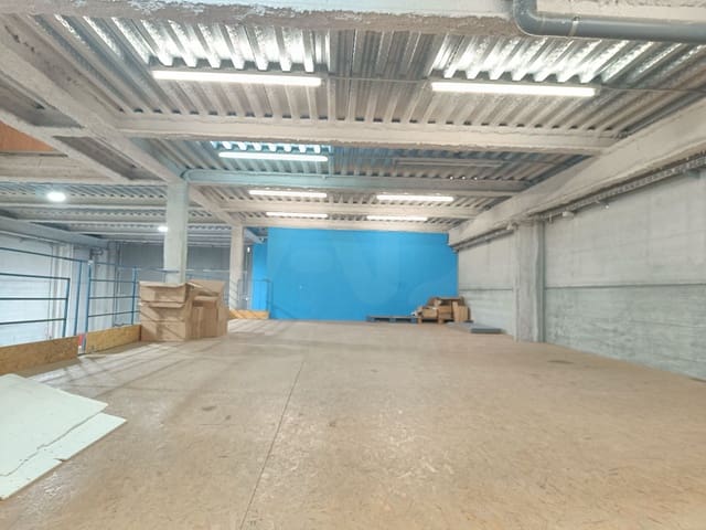 Gewerbe zu verkaufen in Barcelona Stadt mit Garage - 444.000 € (Ref: 9987557)