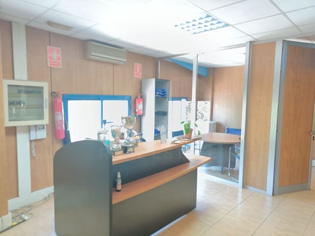 Gewerbe zu verkaufen in Barcelona Stadt mit Garage - 444.000 € (Ref: 9987557)