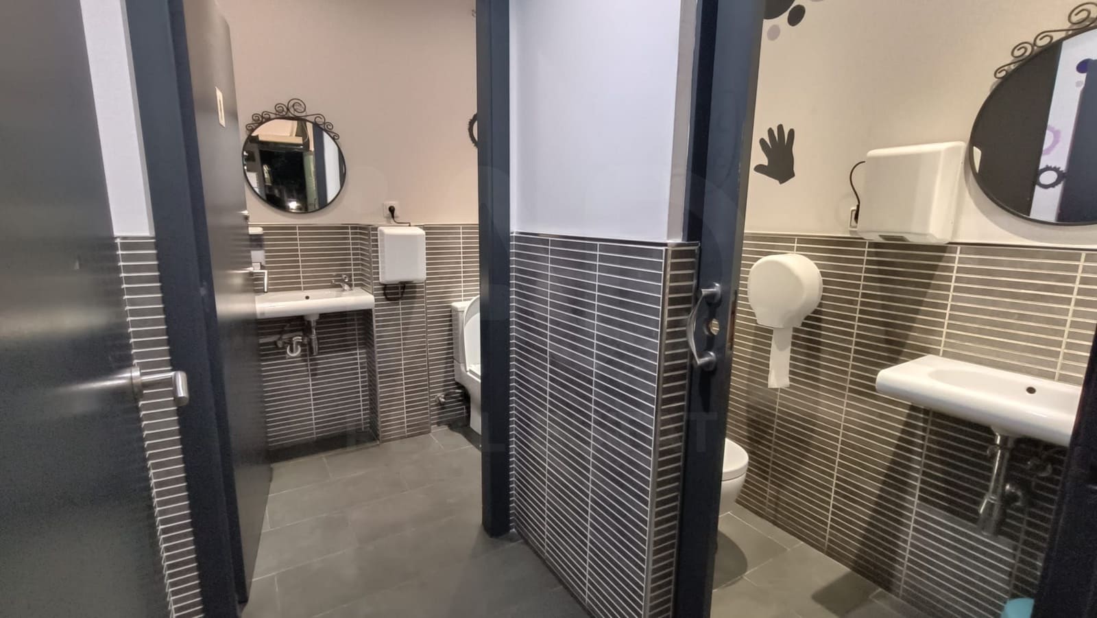 Gewerbe zu vermieten in Barcelona Stadt - 746 € (Ref: 9987559)