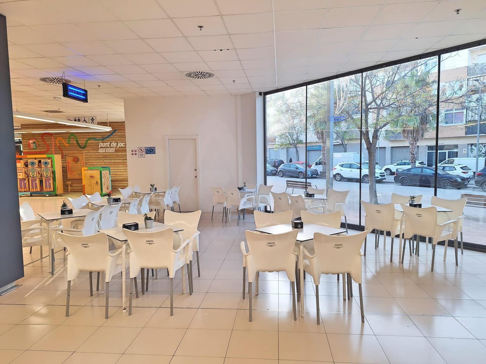 Gewerbe zu vermieten in Barcelona Stadt - 746 € (Ref: 9987559)