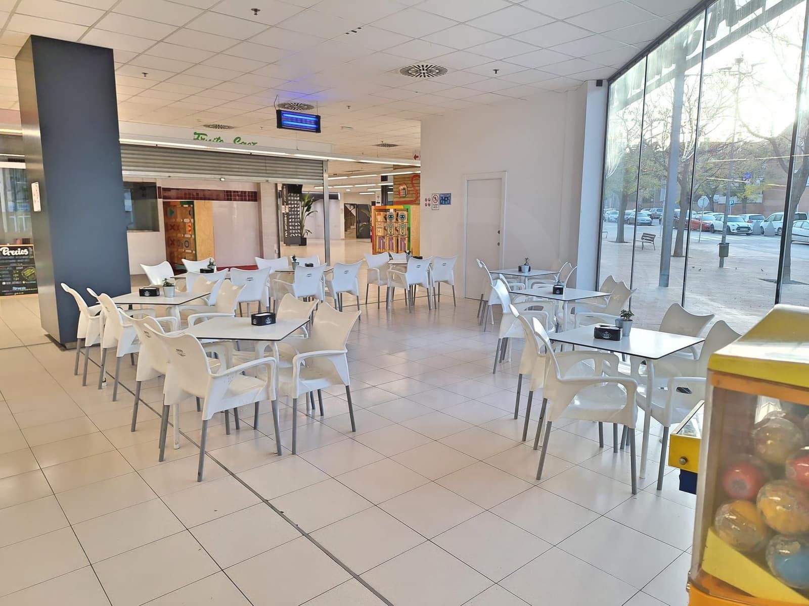 Gewerbe zu vermieten in Barcelona Stadt - 746 € (Ref: 9987559)
