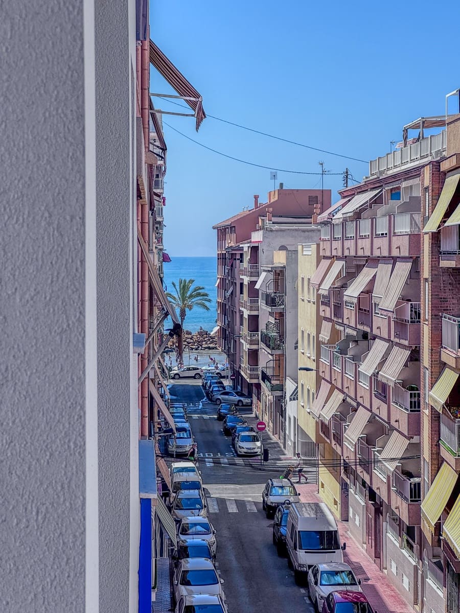 2 soveværelse Lejlighed til salg i Torrevieja med swimmingpool - € 265.000 (Ref: 9987560)