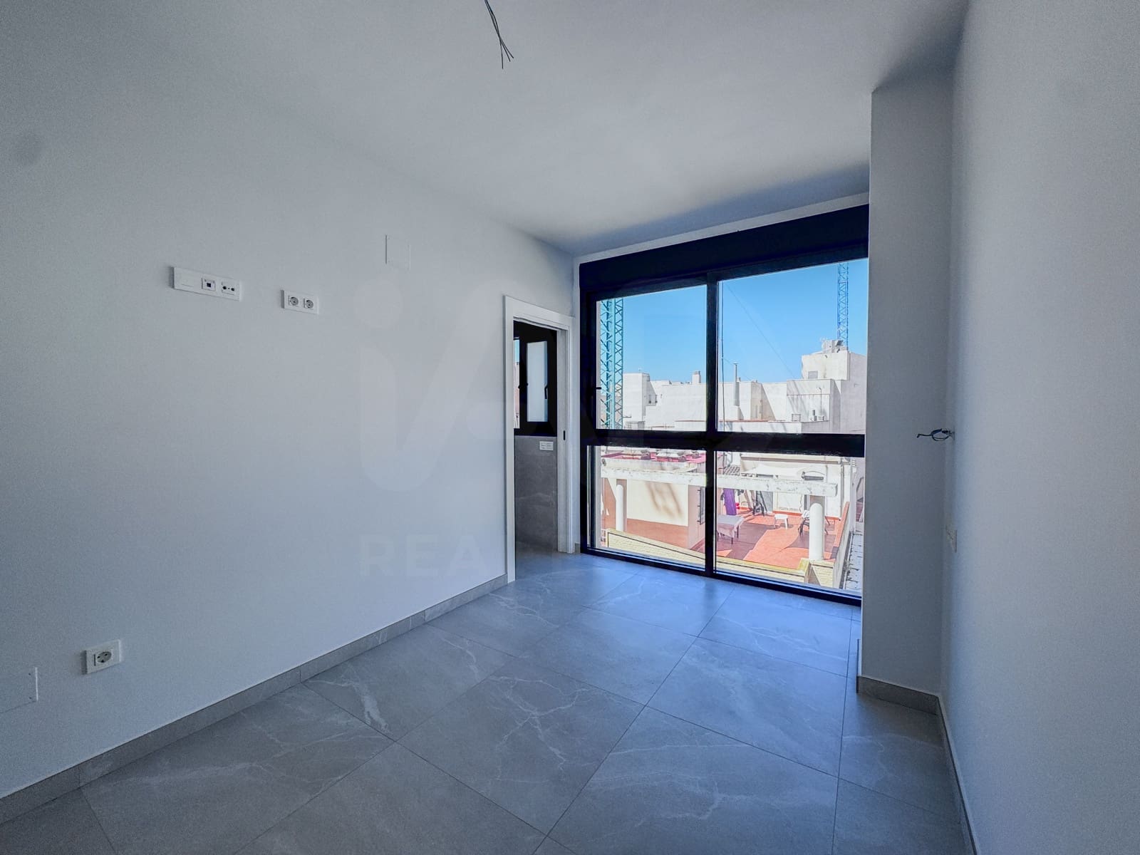 2 soveværelse Lejlighed til salg i Torrevieja med swimmingpool - € 265.000 (Ref: 9987560)