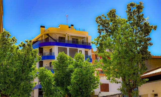 2 soveværelse Lejlighed til salg i Torrevieja med swimmingpool - € 265.000 (Ref: 9987560)