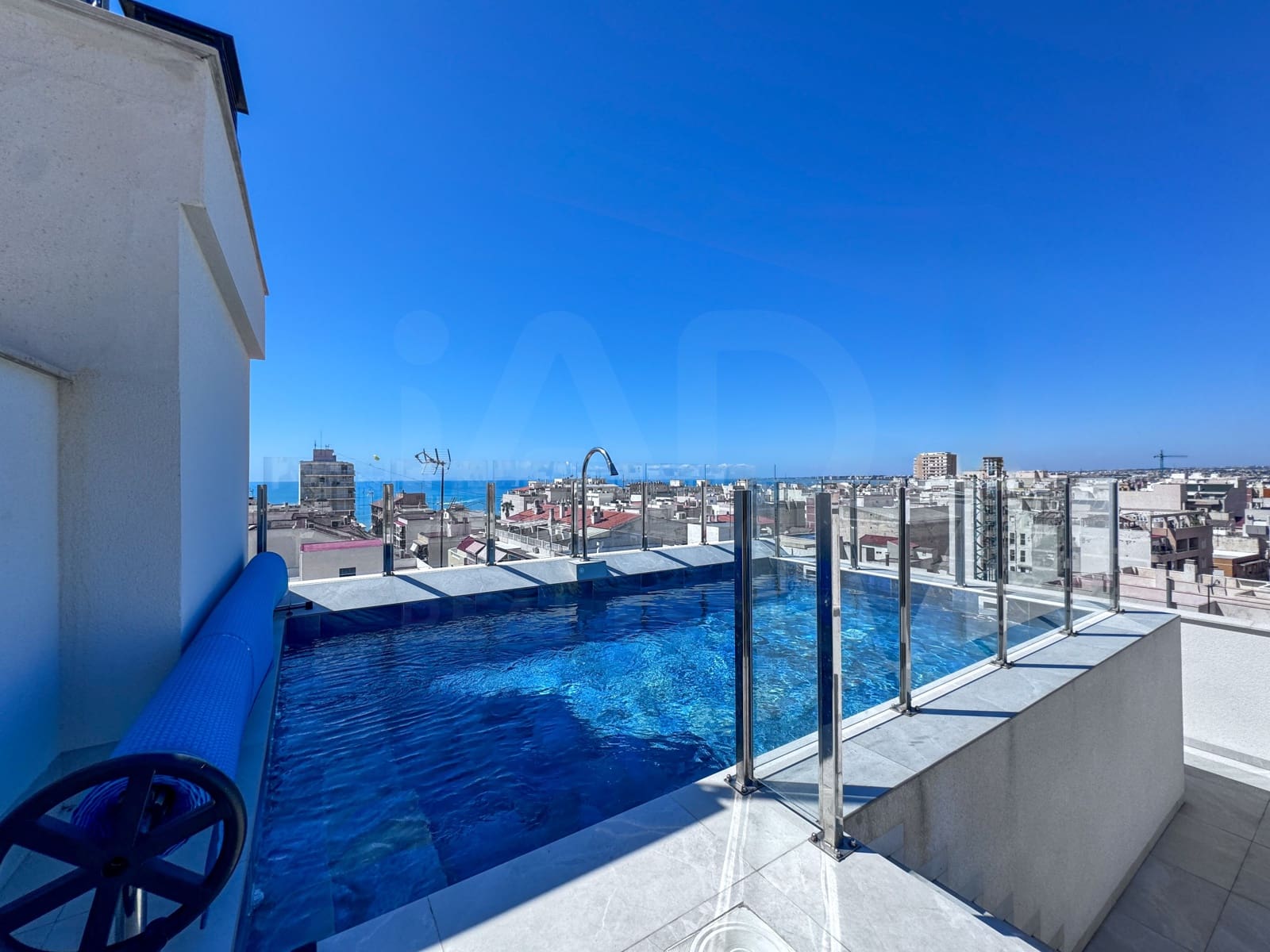 2 soveværelse Lejlighed til salg i Torrevieja med swimmingpool - € 265.000 (Ref: 9987560)