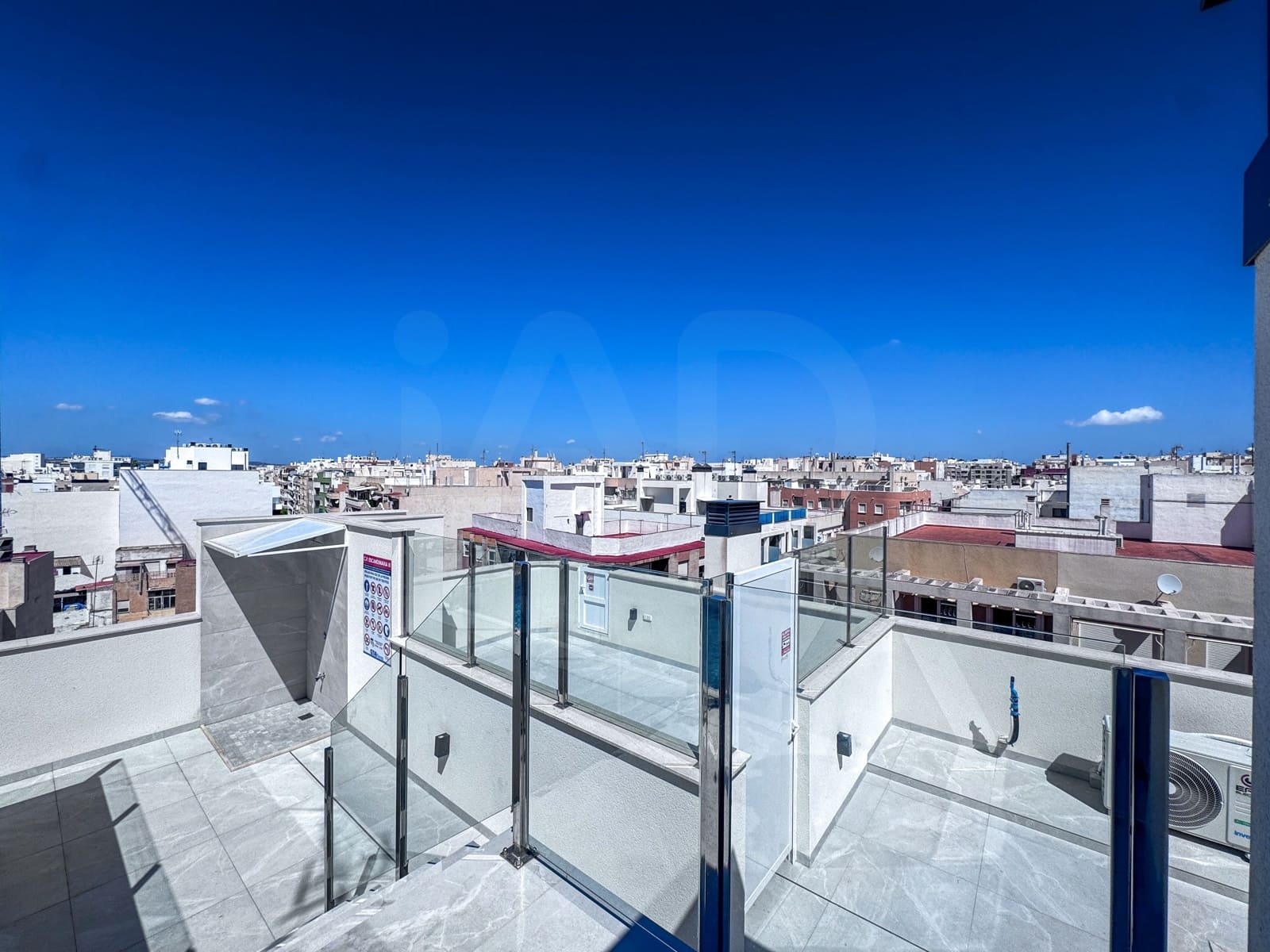 2 soveværelse Lejlighed til salg i Torrevieja med swimmingpool - € 265.000 (Ref: 9987560)