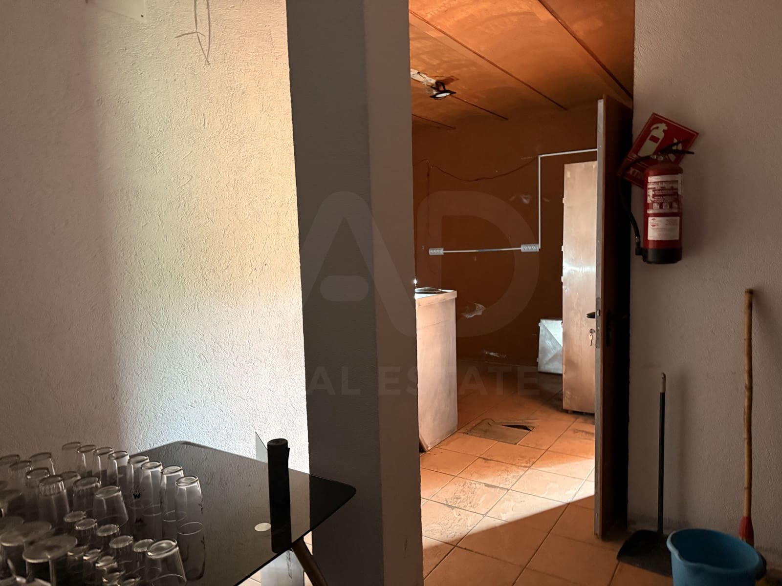 2 bedroom Commercial for sale in Girona city - € 270,000 (Ref: 9987564)