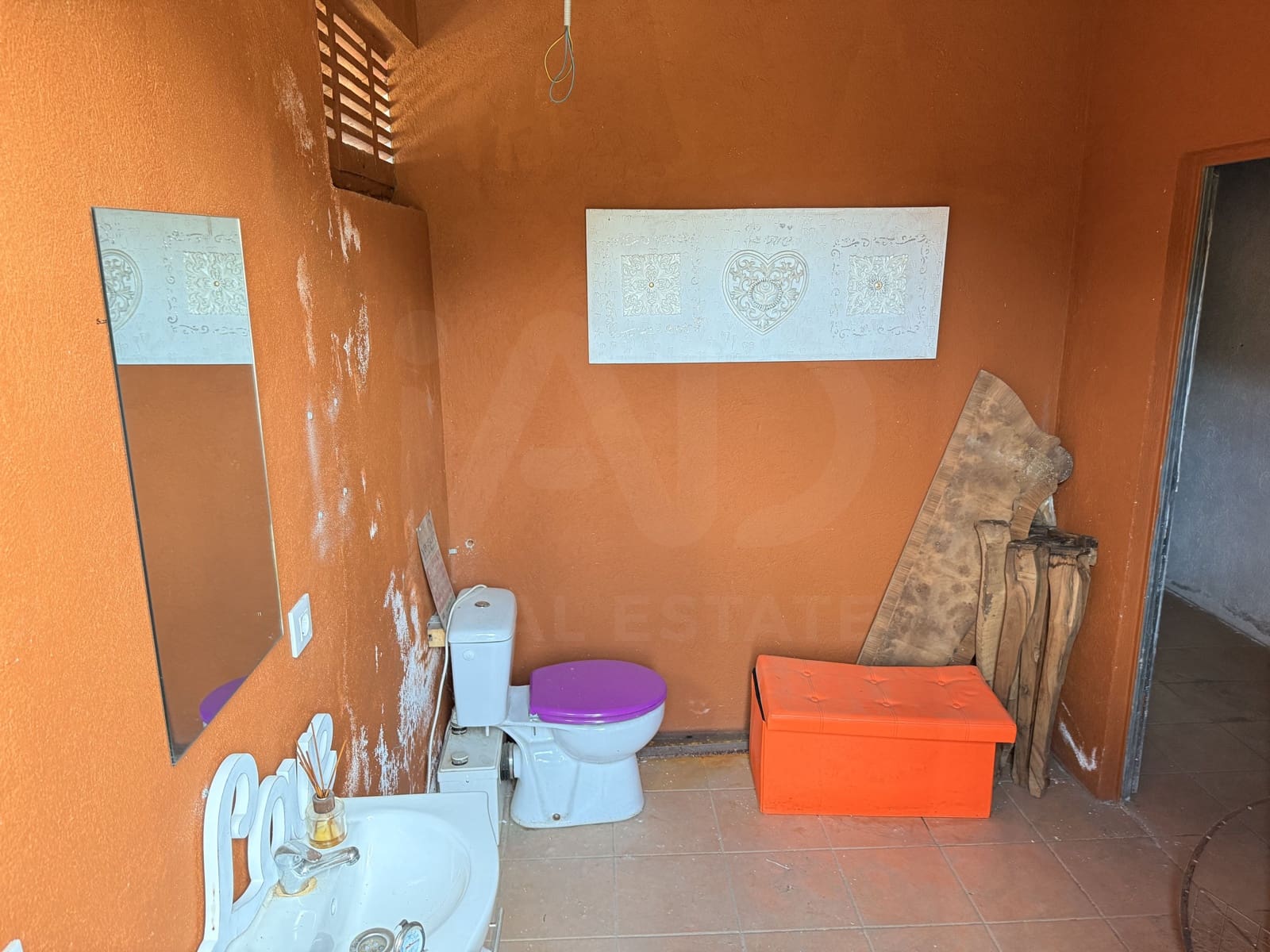 2 bedroom Commercial for sale in Girona city - € 270,000 (Ref: 9987564)