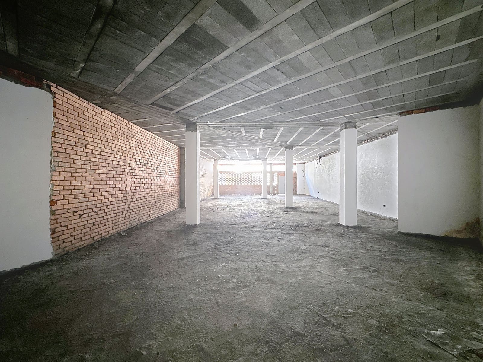 Commercieel te koop in Pontevedra stad - € 119.000 (Ref: 9987567)