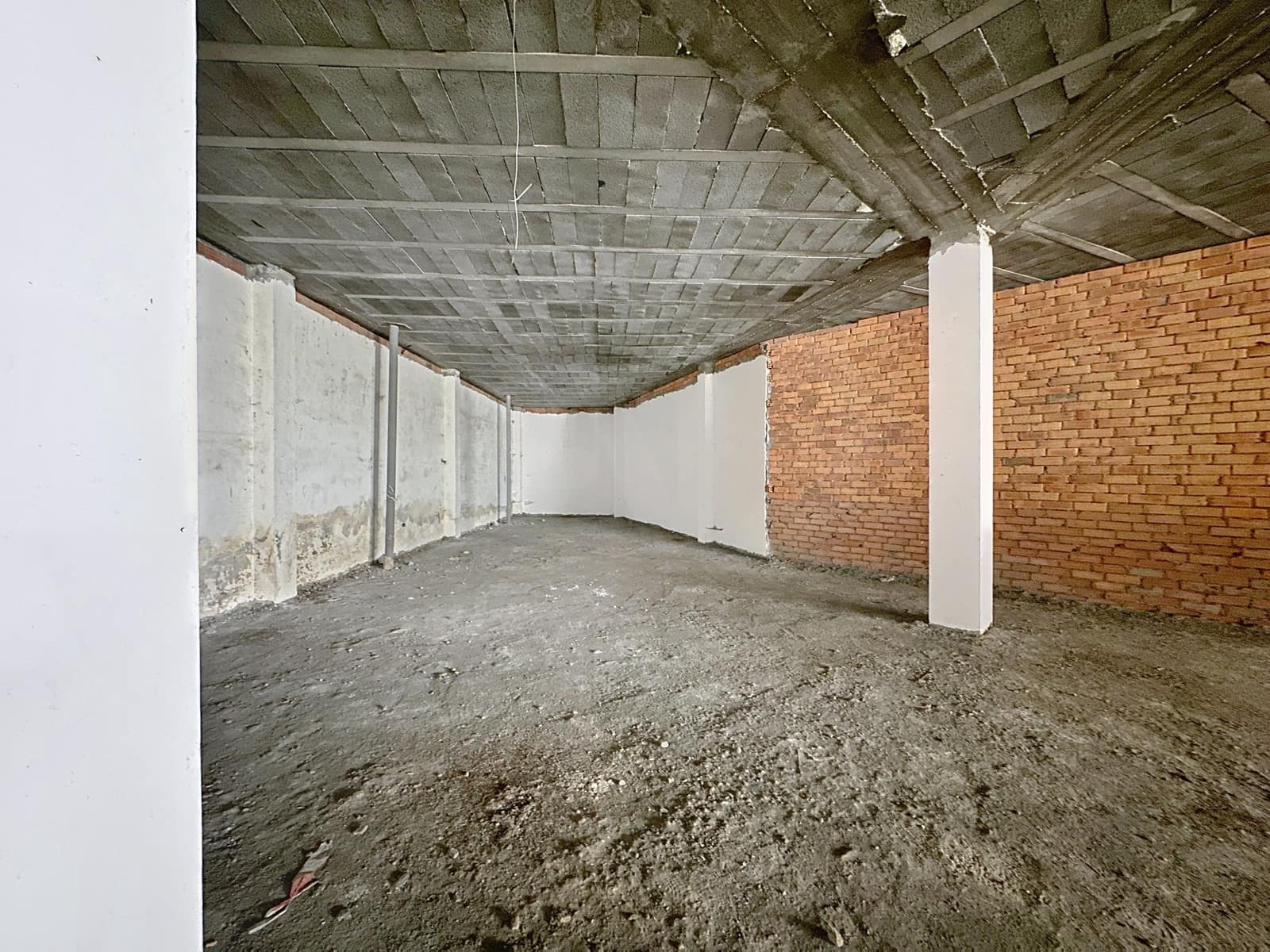 Commercieel te koop in Pontevedra stad - € 119.000 (Ref: 9987567)