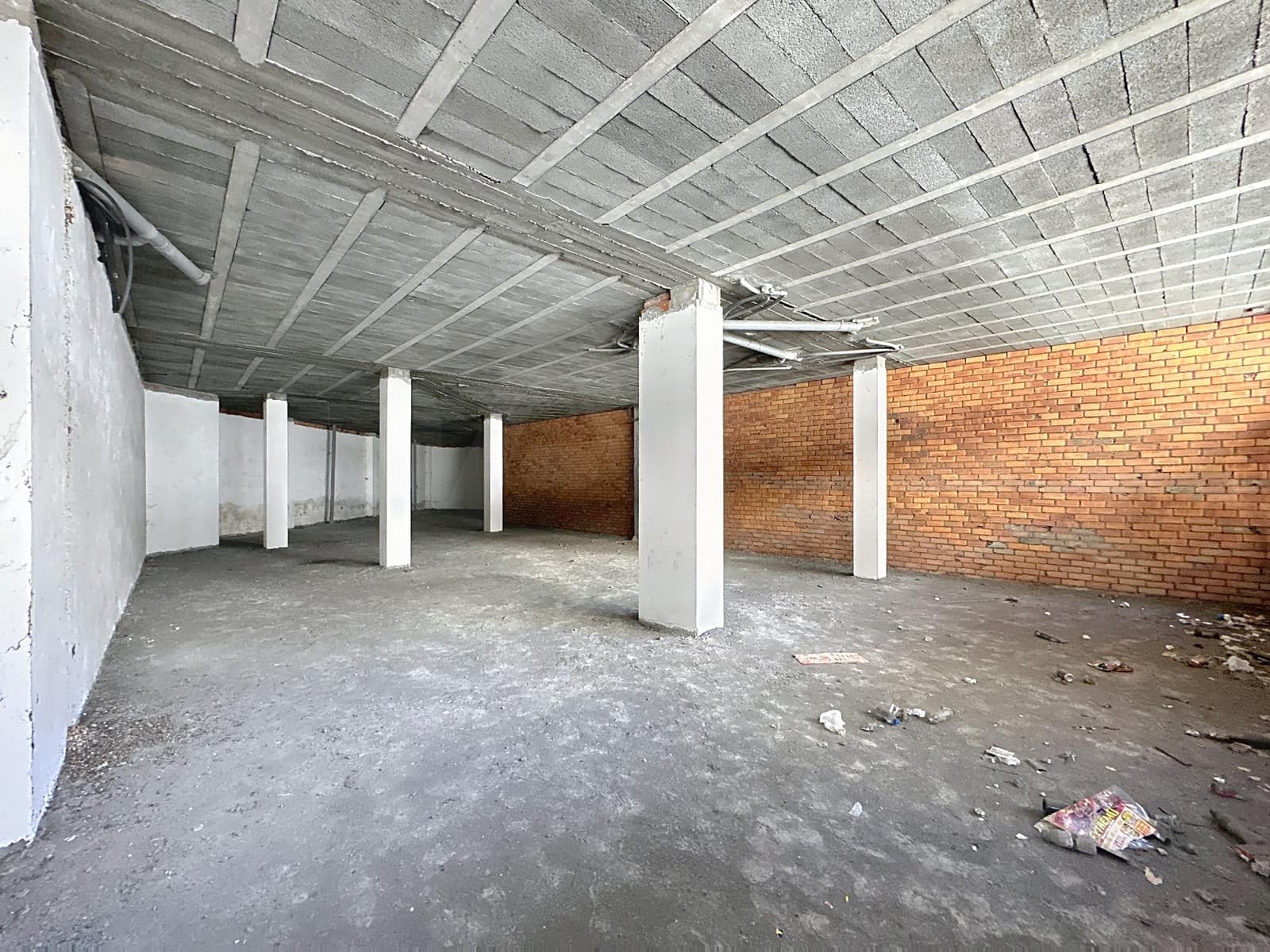 Commercieel te koop in Pontevedra stad - € 119.000 (Ref: 9987567)