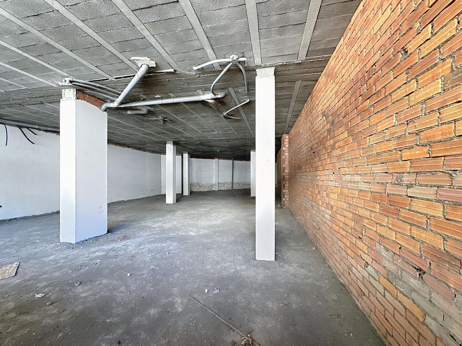 Commercieel te koop in Pontevedra stad - € 119.000 (Ref: 9987567)