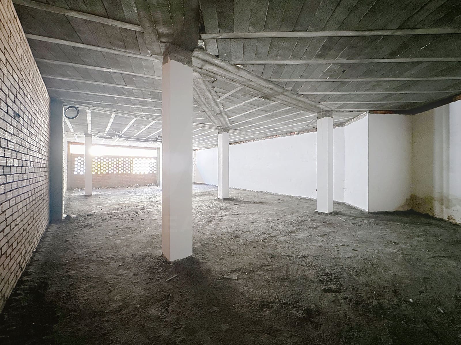 Commercieel te koop in Pontevedra stad - € 119.000 (Ref: 9987567)
