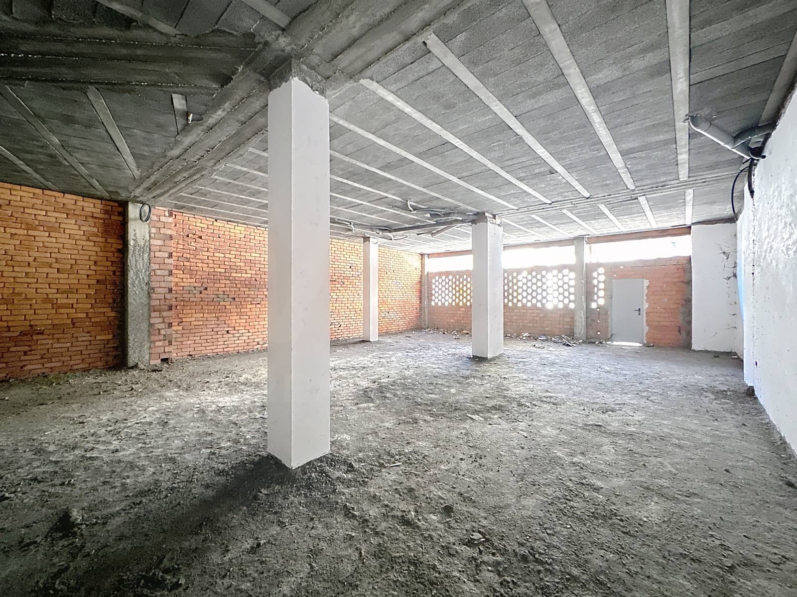 Commercieel te koop in Pontevedra stad - € 119.000 (Ref: 9987567)