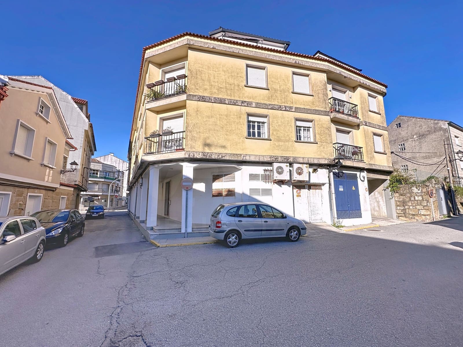 Commercieel te koop in Pontevedra stad - € 119.000 (Ref: 9987567)
