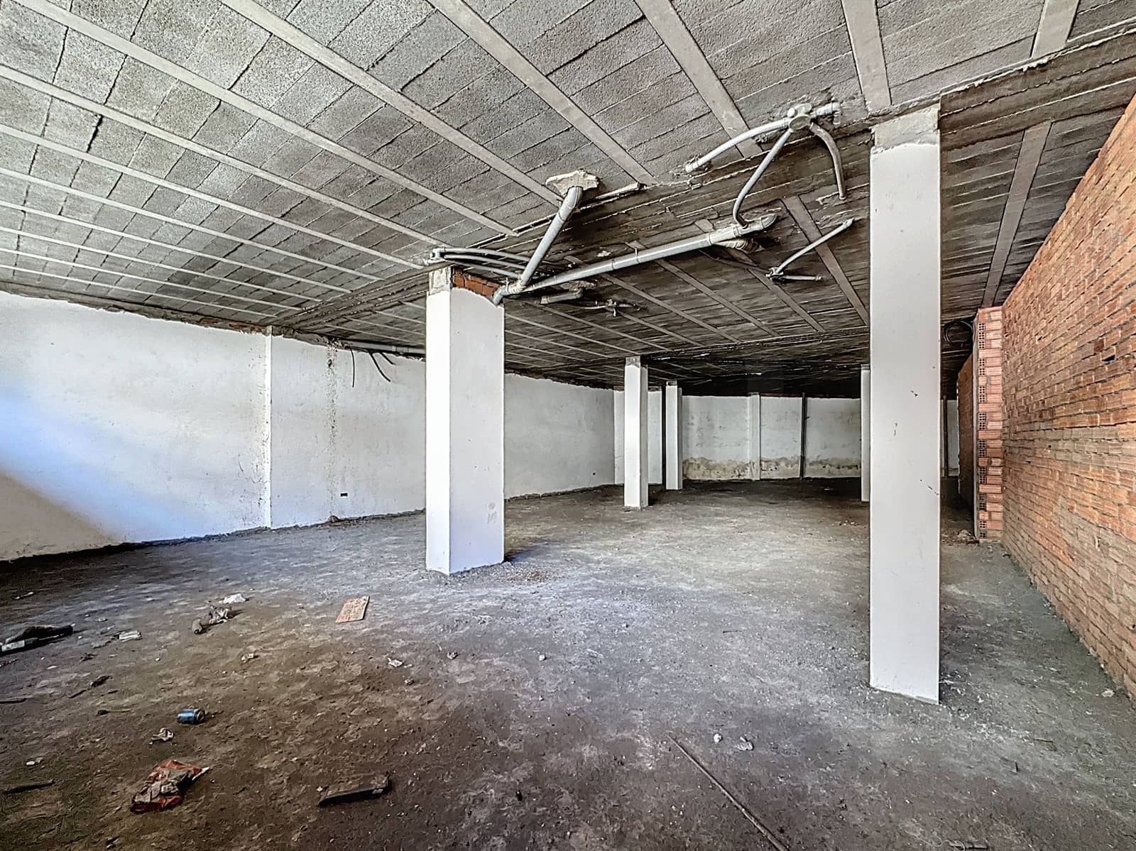 Commercieel te koop in Pontevedra stad - € 119.000 (Ref: 9987567)