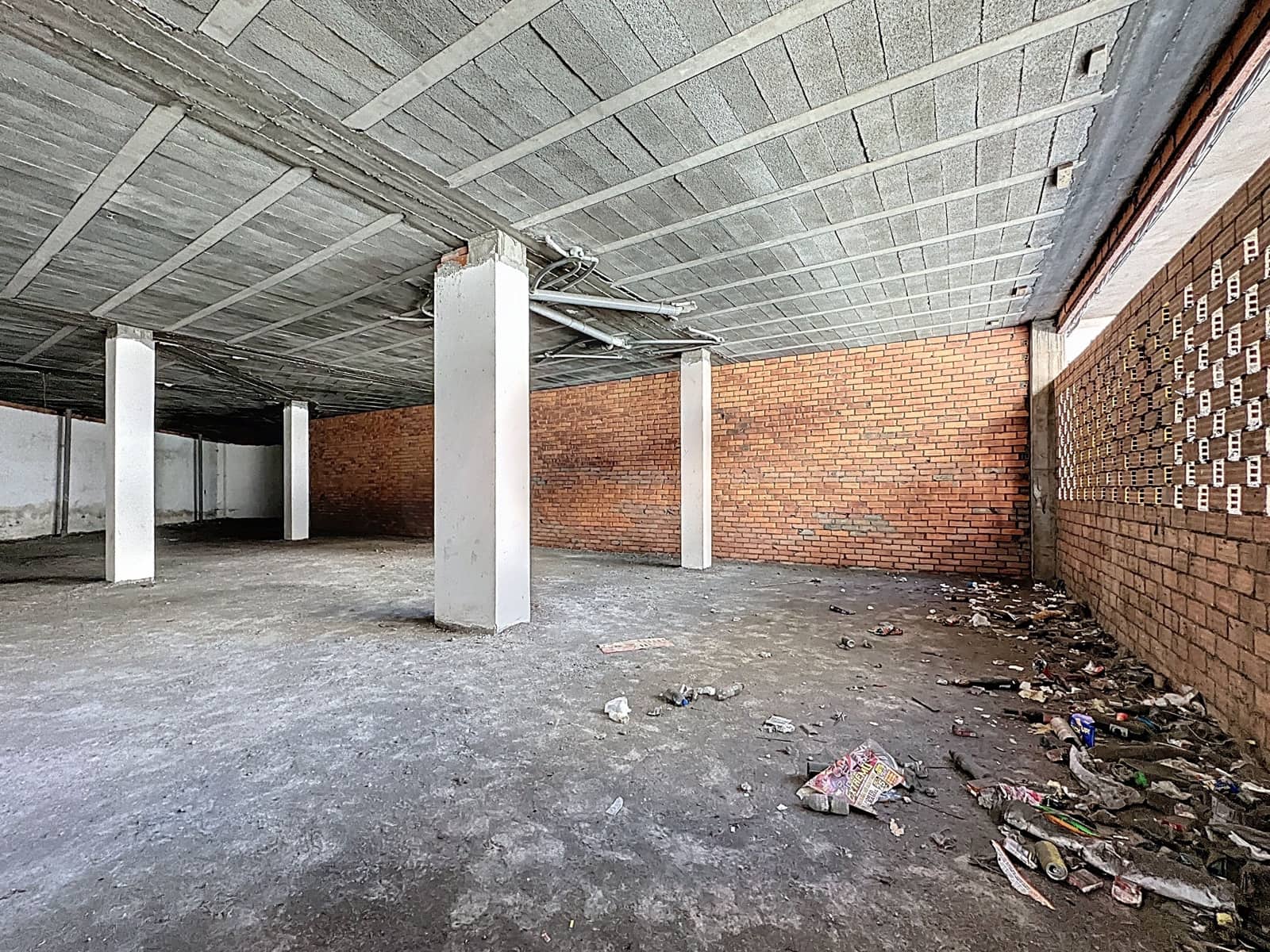 Commercieel te koop in Pontevedra stad - € 119.000 (Ref: 9987567)
