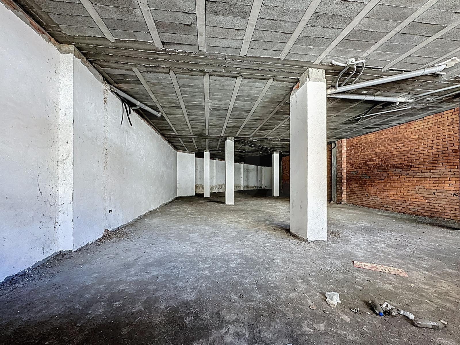 Commercieel te koop in Pontevedra stad - € 119.000 (Ref: 9987567)